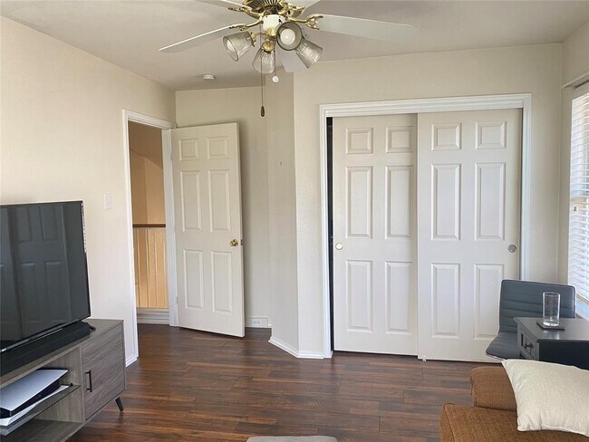 Building Photo - 8408 Dulac Dr