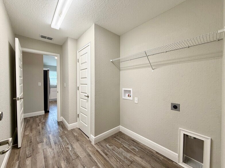 Building Photo - 5 Spring Lake Ln