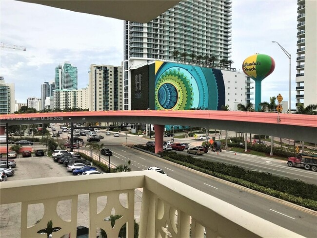 Building Photo - 1825 S Ocean Dr