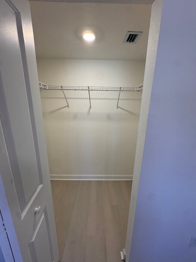 Building Photo - 2738 SE 24th Terrace