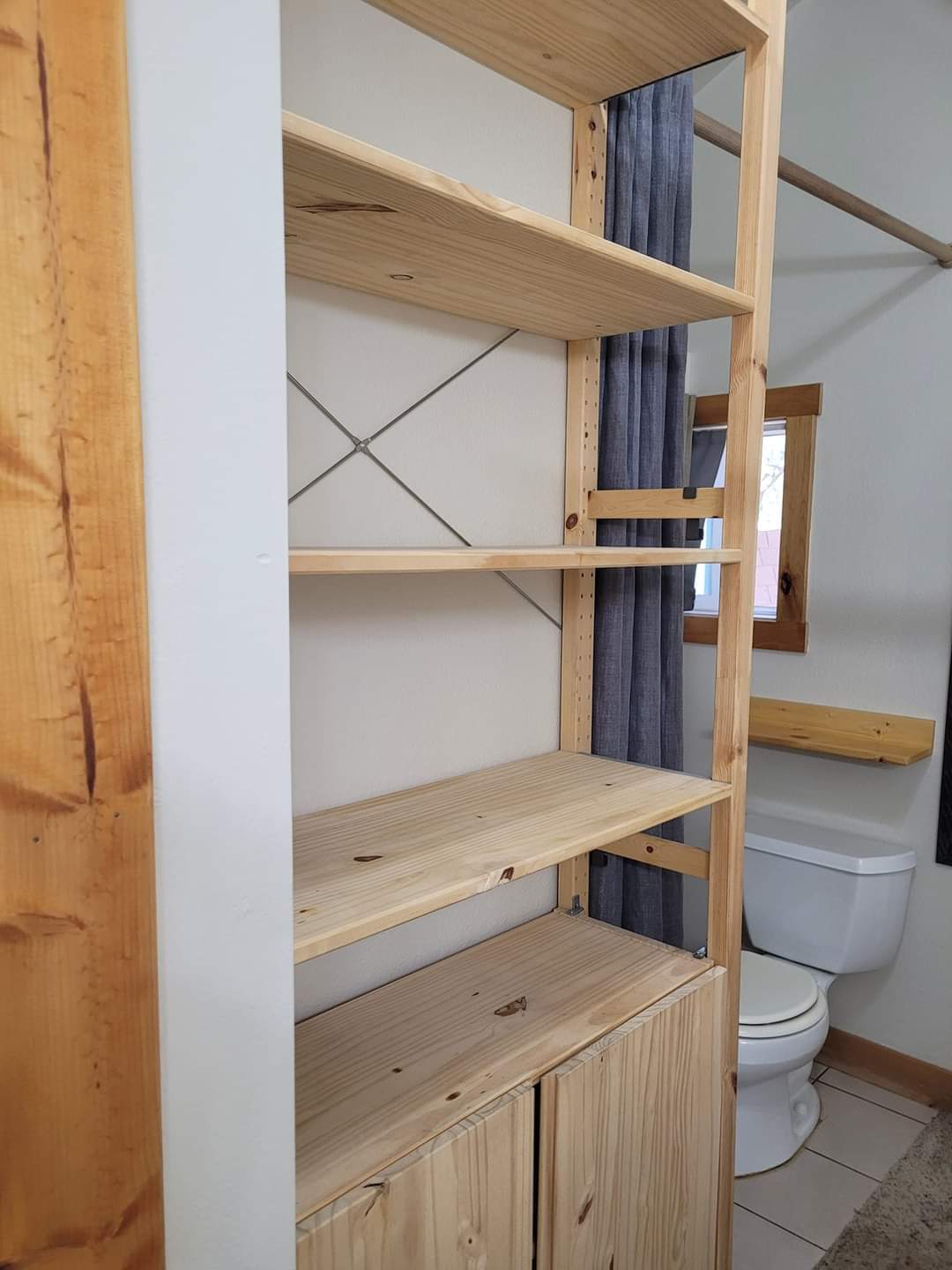 Building Photo - 755 Elm Rd