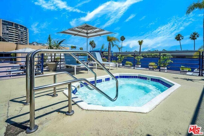 Building Photo - 4314 Marina City Dr