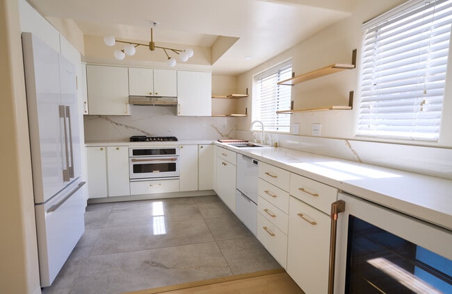 Kitchen with top-of-line appliances - 12060 Hoffman St