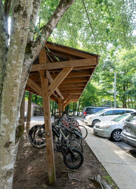 Building Photo - 201 Howell St