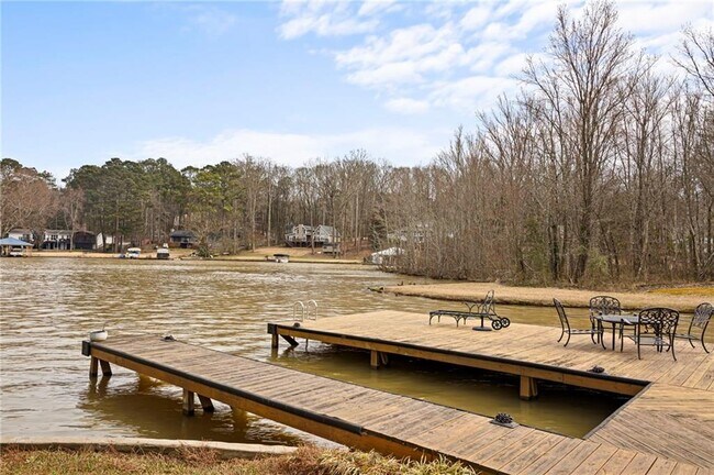 Building Photo - 2270 Emerald Dr