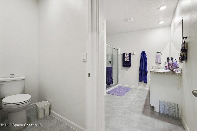 Building Photo - 543 Old Country Rd S E