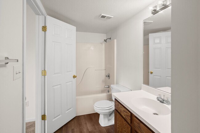 Building Photo - 2612-2614 Northampton Dr.