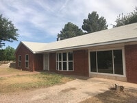 Building Photo - Country Living