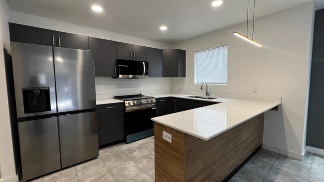 Building Photo - 4004 Jenna Ln