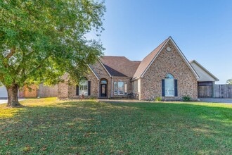 Building Photo - 665 Winchester Dr