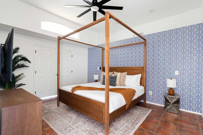 Building Photo - 6235 E Thunderbird Rd