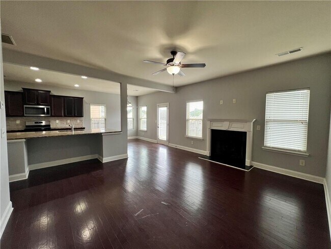 Building Photo - 3522 Fallen Oak Dr