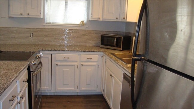 Building Photo - 21720 Sierra Trail