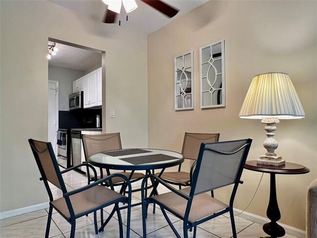 Building Photo - 2271 NE 68th St