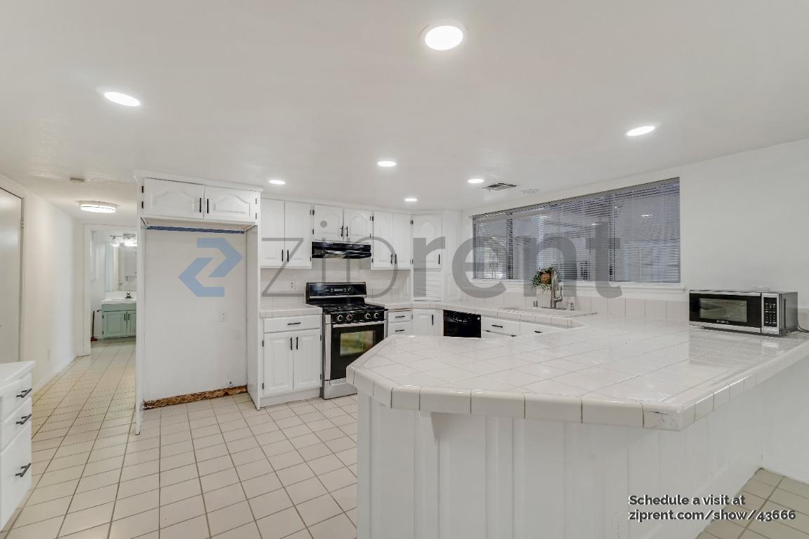 Building Photo - 3052 Carlotta Cir