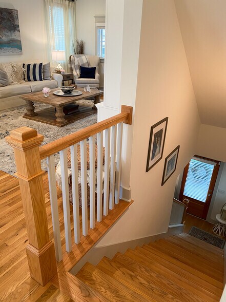 Building Photo - 204 Burns Ave