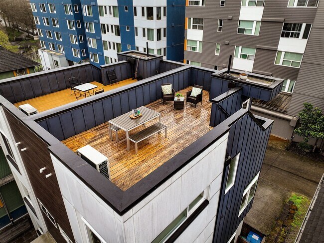 Building Photo - 3bd/1.75ba Seattle Townhouse