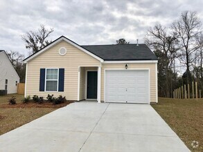 Building Photo - 3 Bedroom 2 Bath House in Lakes of Summerv...