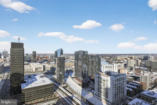 Building Photo - 2101 Market St