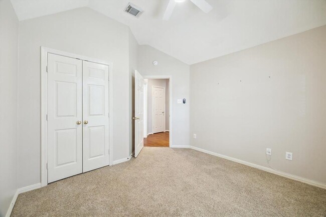 Building Photo - 9527 Shadow Gate Ln