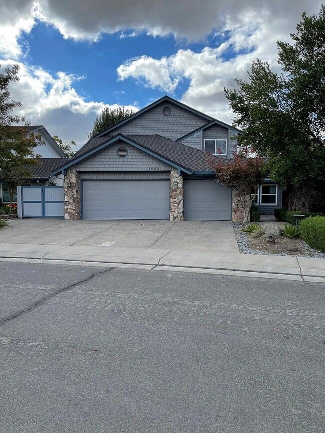 Building Photo - Large 4 Bed 3 BAth home for rent in Lakeshore - Lodi
