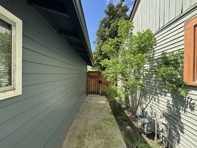 Building Photo - 2393 Emerald St