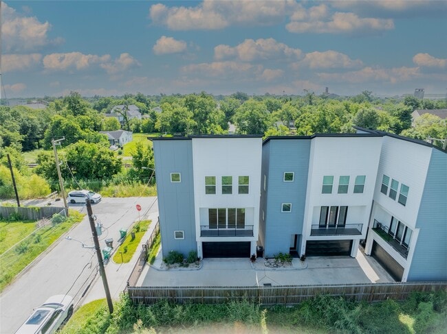 Building Photo - 4124 Buck St