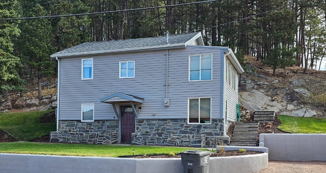 Building Photo - 352 Pine Mountain Ave