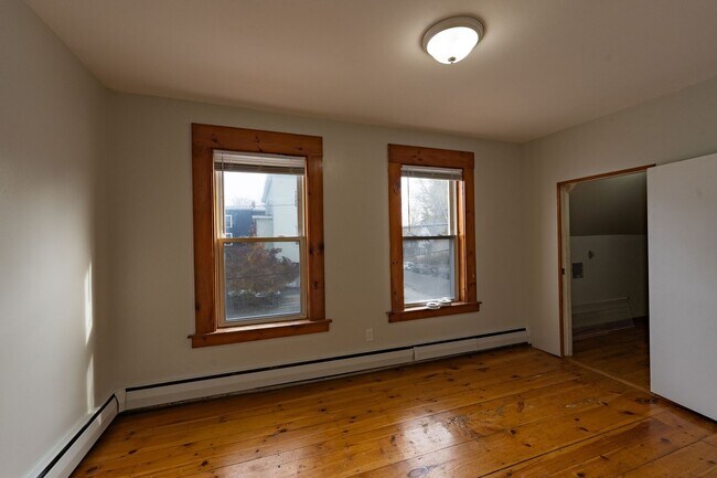 Building Photo - Spruce (294)