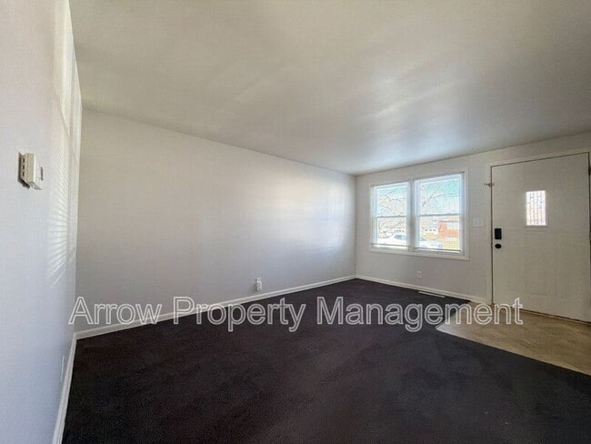 Building Photo - 5405 Benton St