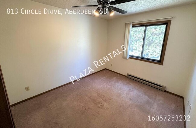Building Photo - 307 11th Ave NW