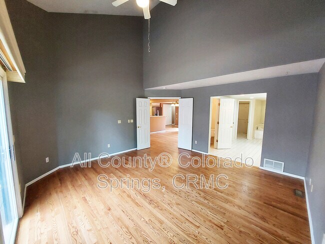 Building Photo - 6568 Foxdale Cir