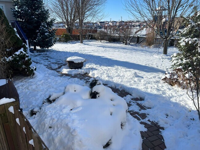 Building Photo - Great family home next door to Edwards Elementary in west Ames-4 bedroom 3 1/2 baths, 2 car garag...