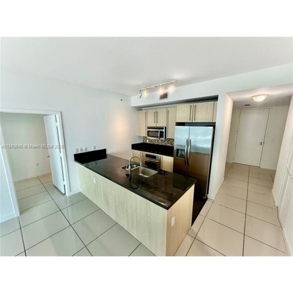 Primary Photo - 79 SW 12th St