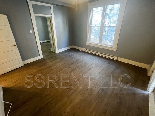 Building Photo - 406 Gray Ave