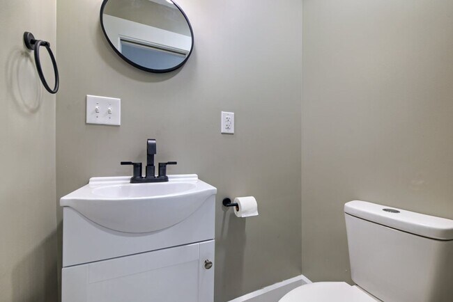 Building Photo - OSU Single Family House! Great Location!