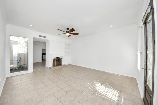 Building Photo - 4112 Meyerwood Dr