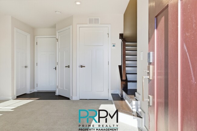 Building Photo - 49 Itasca Dr