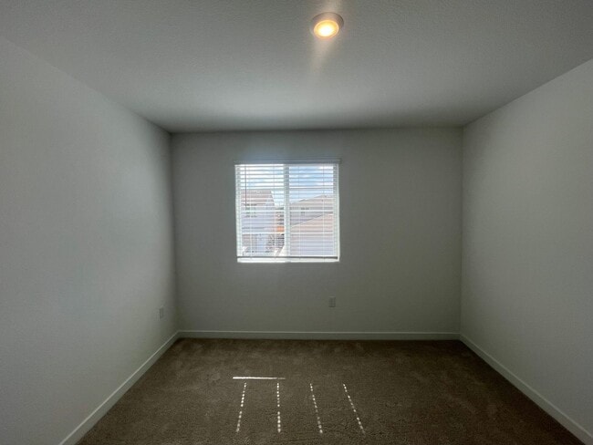 Building Photo - 12663 Ironbow Wy