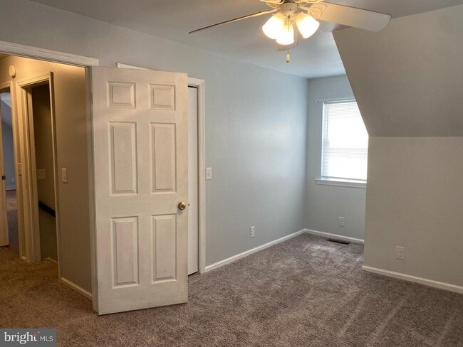 Building Photo - 104 Duet Dr