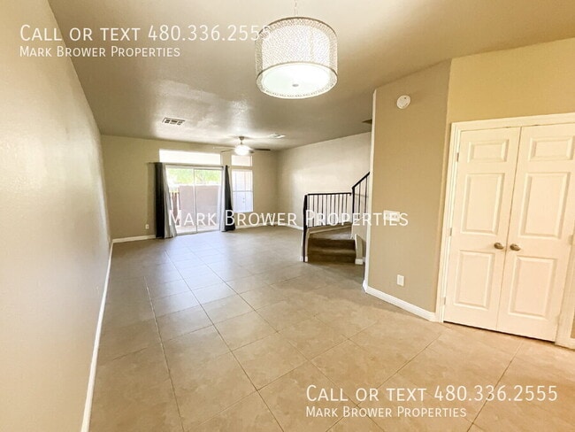 Building Photo - 500 N Roosevelt Ave