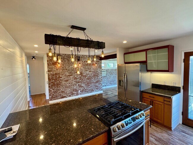 Building Photo - Upgraded, Charming House in La Mesa 2Bd/1Ba, Attached Garage, Large Backyard