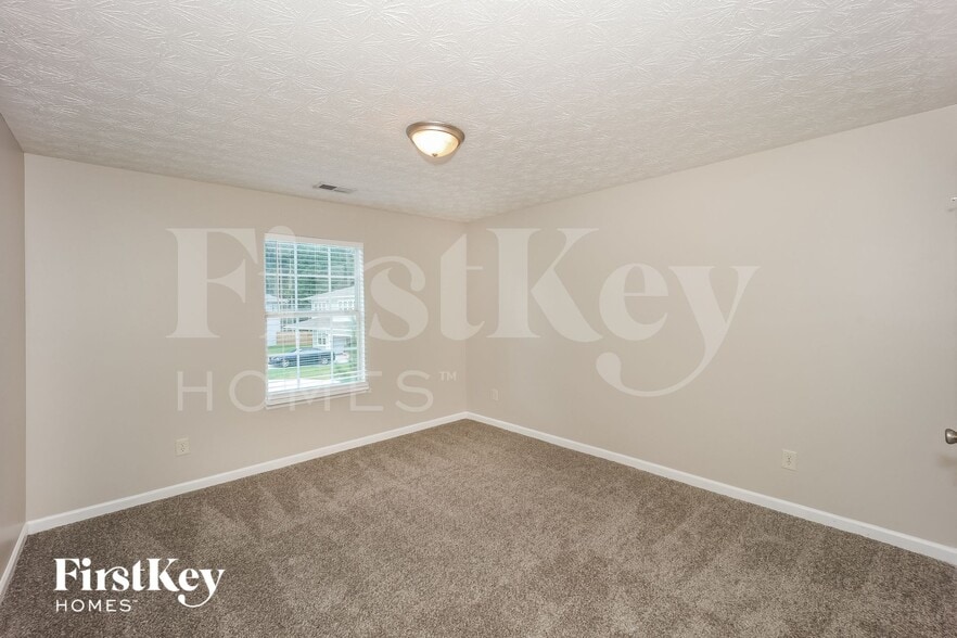 Building Photo - 3308 Summer Brooke Ln