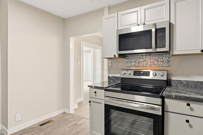 Building Photo - 5225 Central Ave