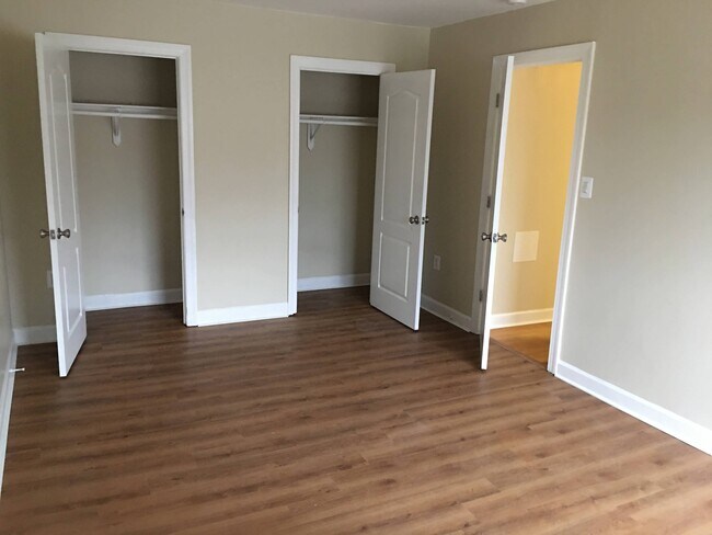 Building Photo - 6310 Hil-Mar Dr