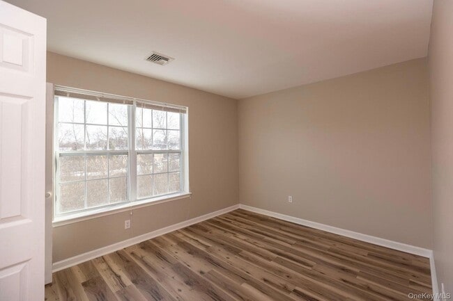 Building Photo - 1 Lexington Way