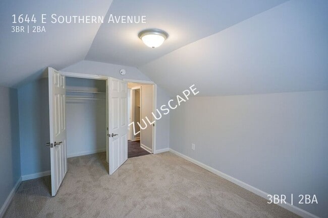 Building Photo - 1644 E Southern Ave
