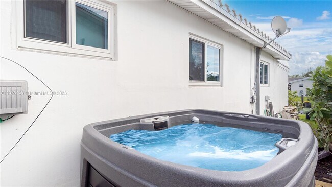 Building Photo - 1461 NW 10th St