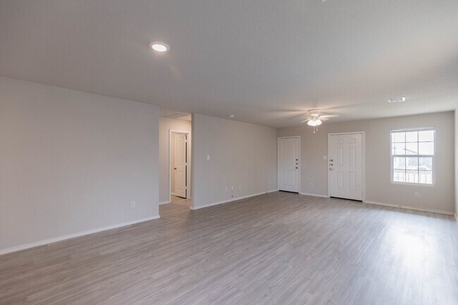 Building Photo - 10799 Giacconi Dr