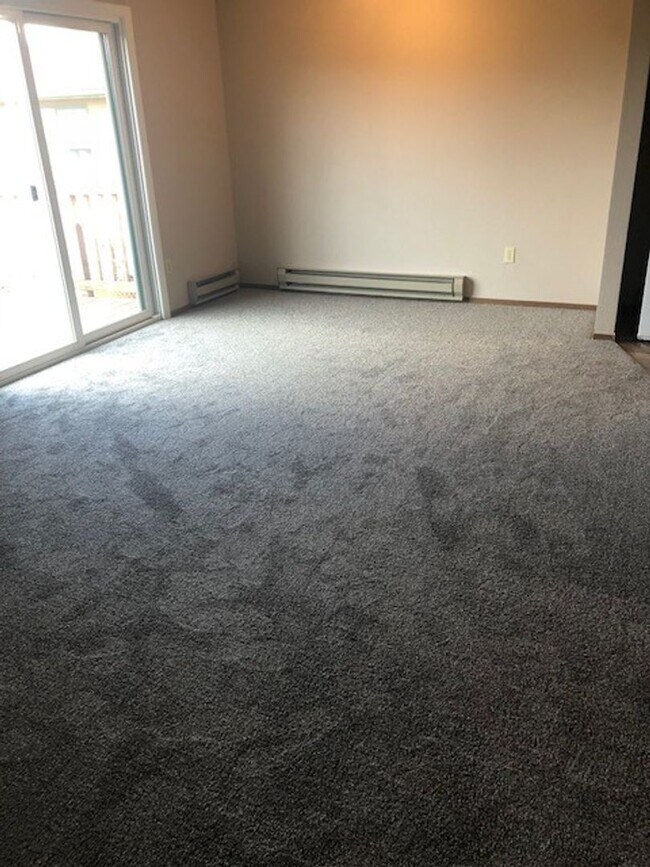 Building Photo - 1420SNeb